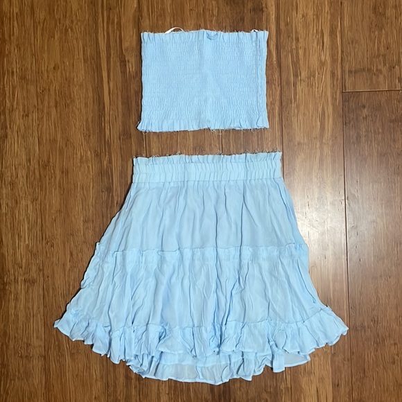 NWT Showpo Outside the Line two piece skirt set, size US 2 - Picture 5 of 9